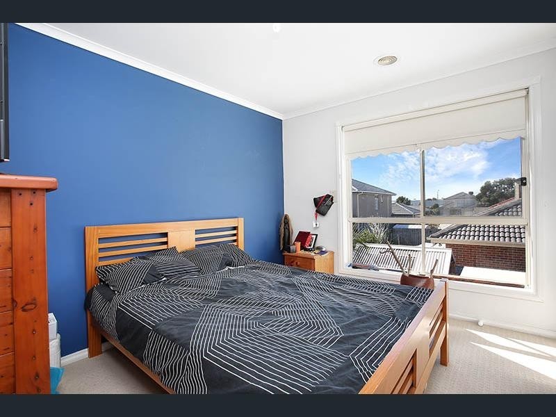 6 Ratcliffe Way, Lynbrook VIC 3975