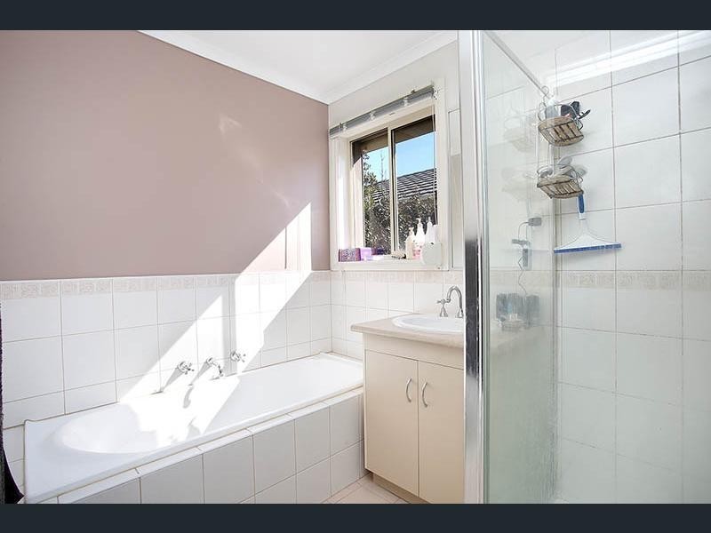 6 Ratcliffe Way, Lynbrook VIC 3975