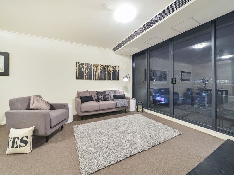 810/63 Whiteman Street, Southbank VIC 3006
