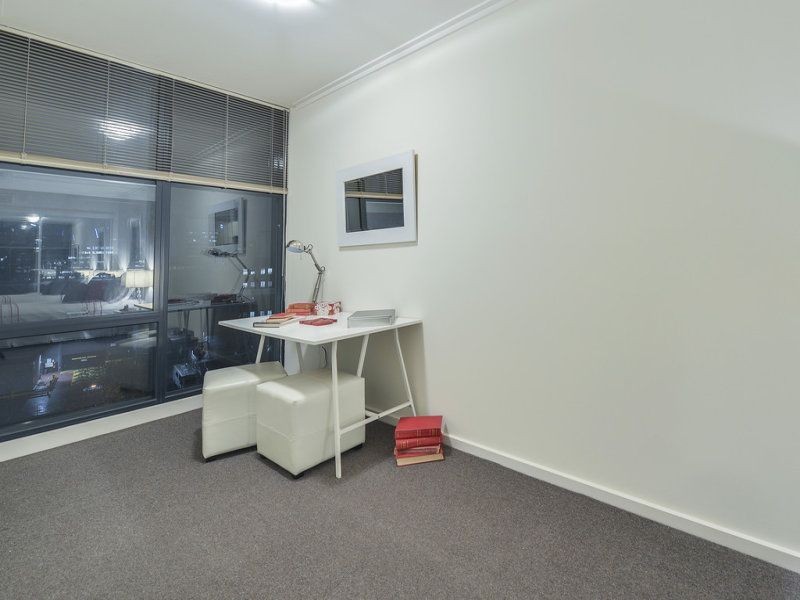 810/63 Whiteman Street, Southbank VIC 3006