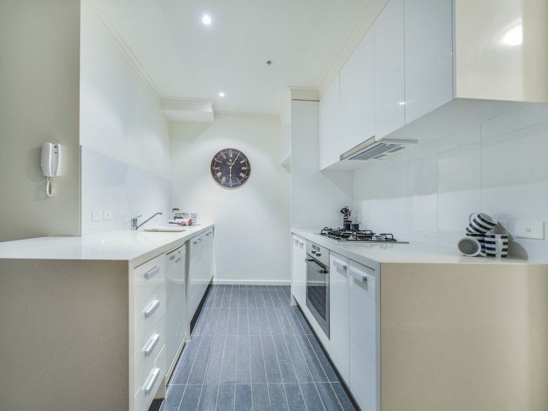 810/63 Whiteman Street, Southbank VIC 3006