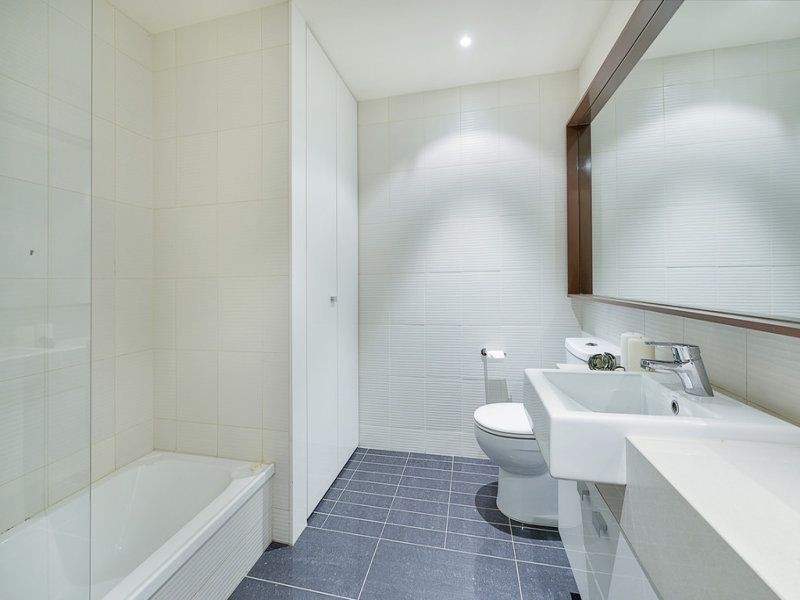 810/63 Whiteman Street, Southbank VIC 3006