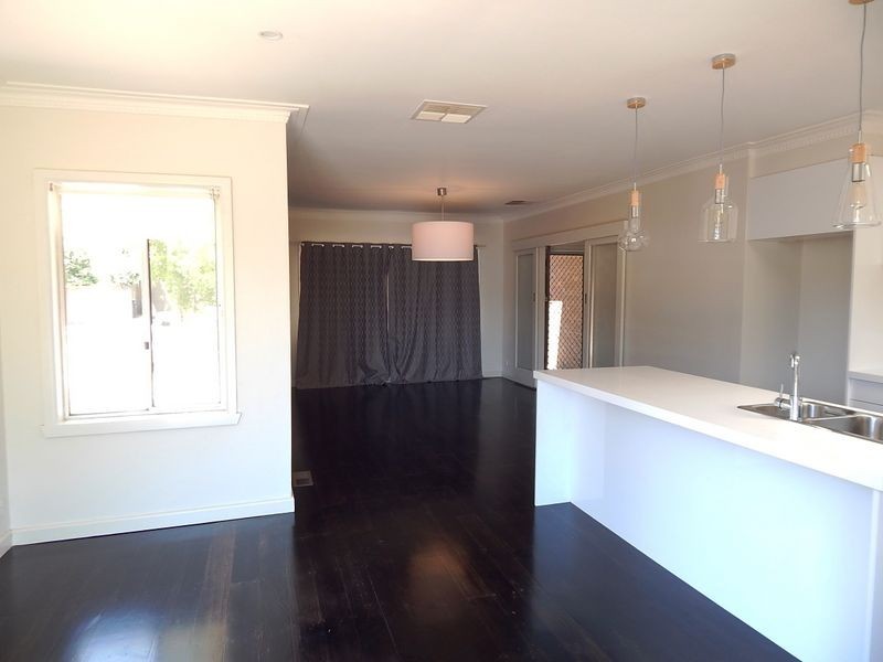 2 Randall Avenue, Edithvale VIC 3196