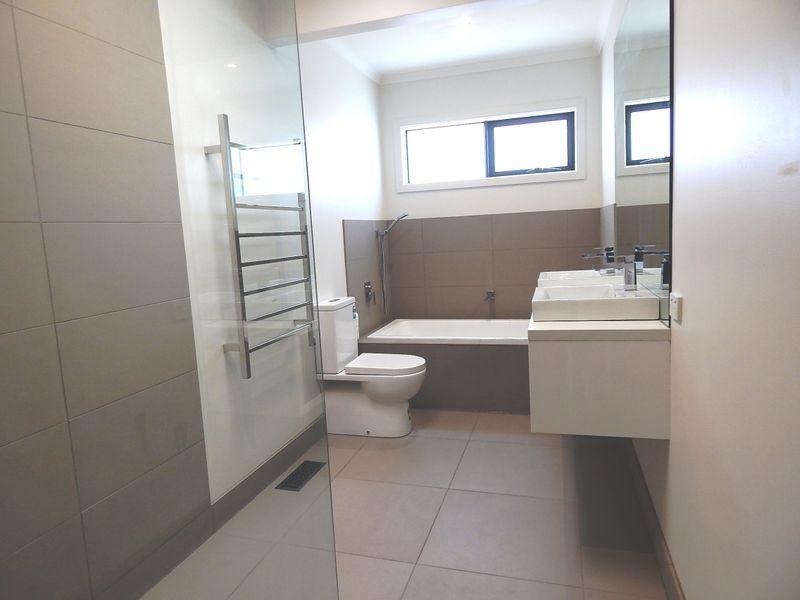 2 Randall Avenue, Edithvale VIC 3196