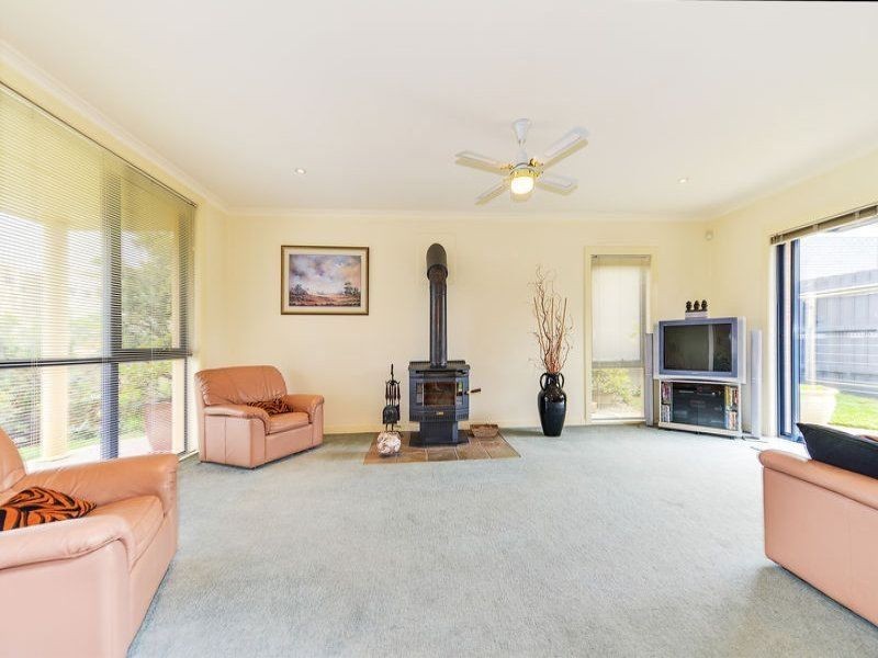 9a Bapaume Avenue, Edithvale VIC 3196