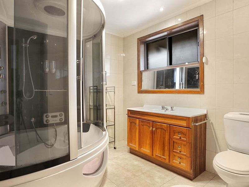 15b Ambrie Crescent, Noble Park VIC 3174