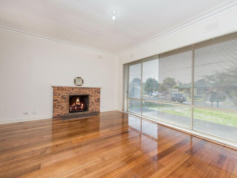 13 Arunta Crescent, Clarinda VIC 3169