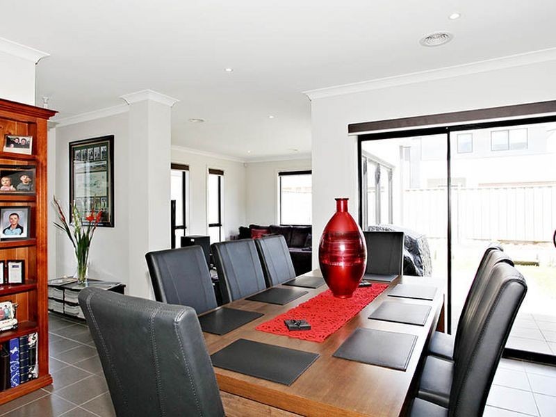 24 Lexington Square, Sandhurst VIC 3977