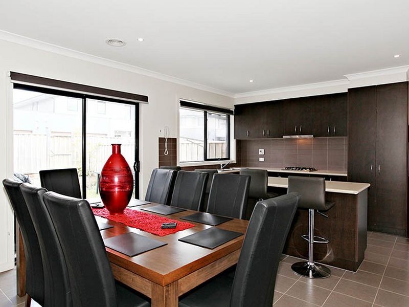 24 Lexington Square, Sandhurst VIC 3977