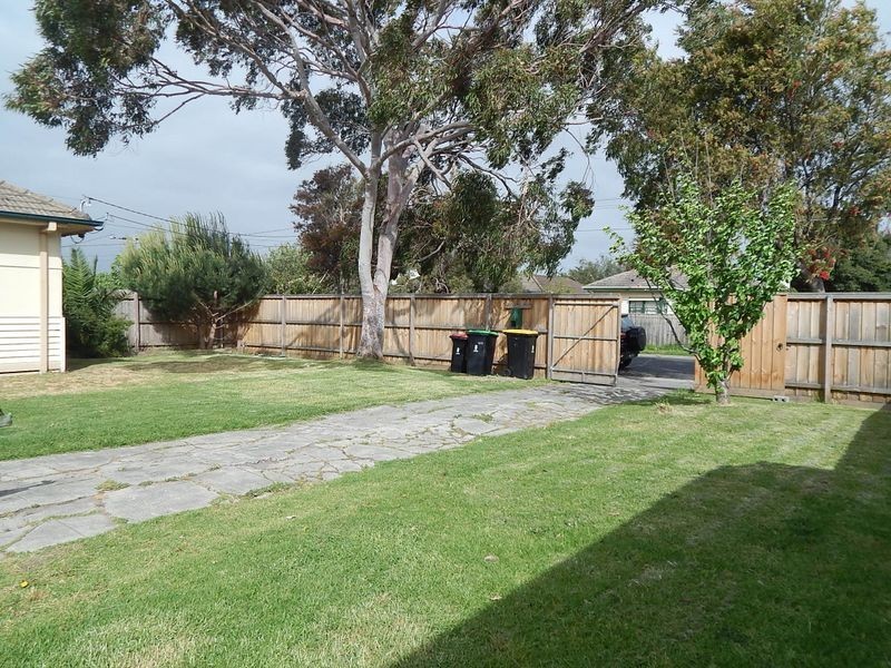 63 Chelsea Rd, Chelsea VIC 3196