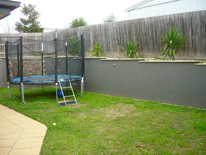 6 Dairy Place, Skye VIC 3977