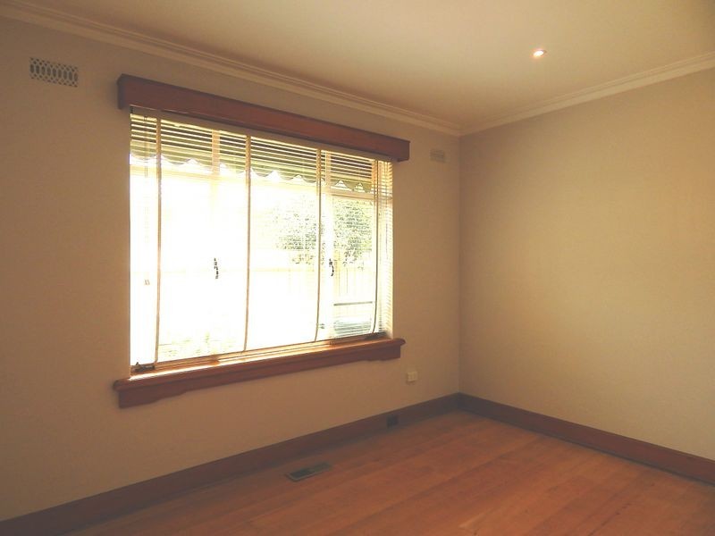 1 Oswald Thomas Avenue, Hampton East VIC 3188