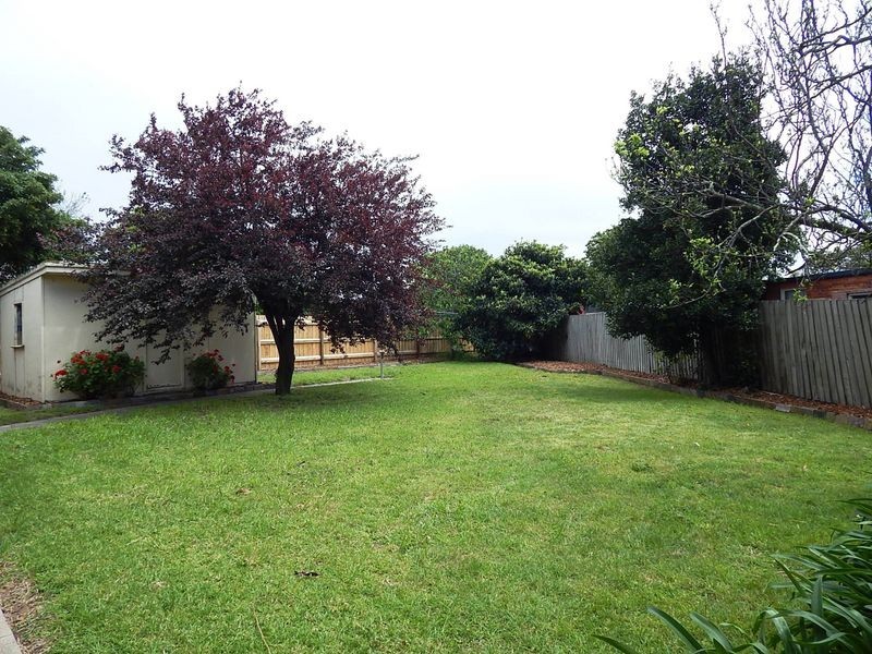 1 Oswald Thomas Avenue, Hampton East VIC 3188