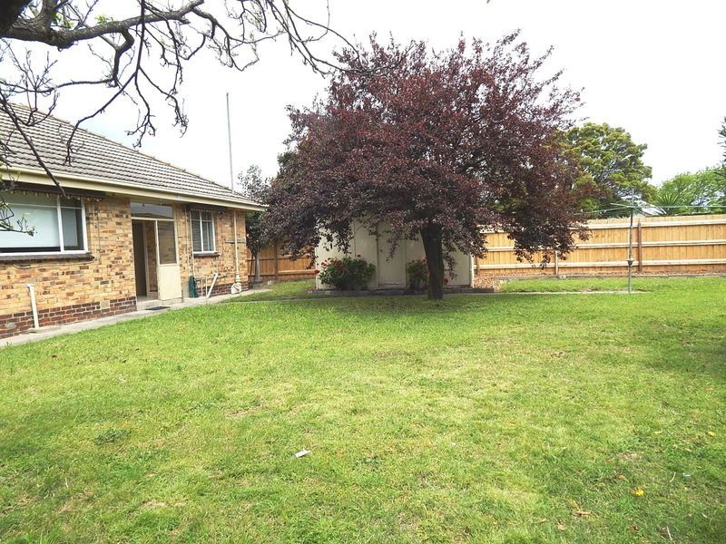 1 Oswald Thomas Avenue, Hampton East VIC 3188