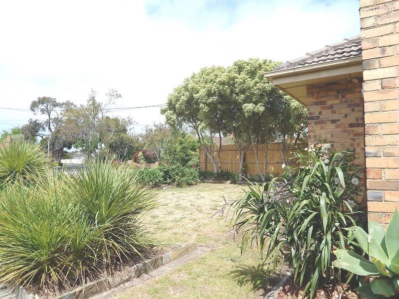 1 Oswald Thomas Avenue, Hampton East VIC 3188