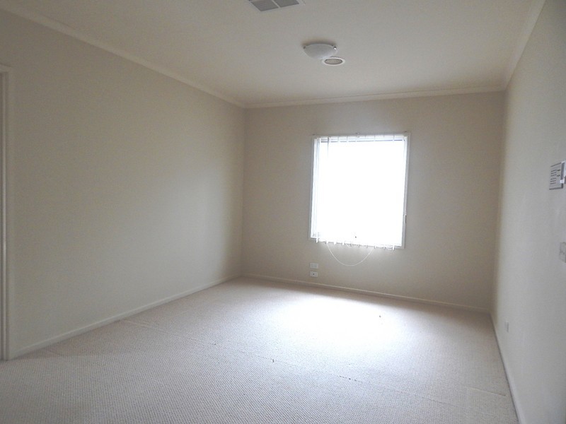 9 Starboard Lane, Patterson Lakes VIC 3197