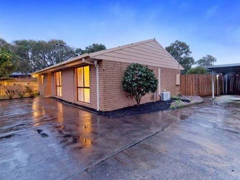 Unit 2/25 Lochiel Avenue, Edithvale VIC 3196