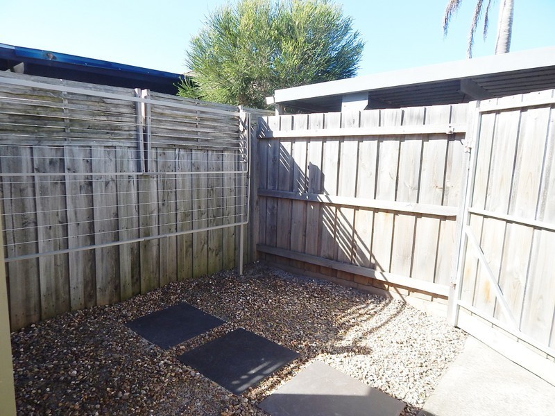 Unit 2/25 Lochiel Avenue, Edithvale VIC 3196