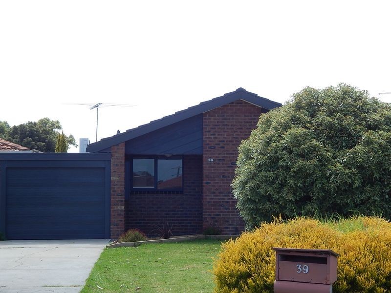 39 Village Crescent, Chelsea VIC 3196