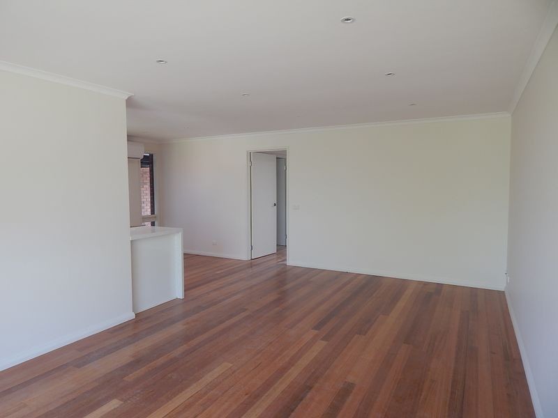 39 Village Crescent, Chelsea VIC 3196