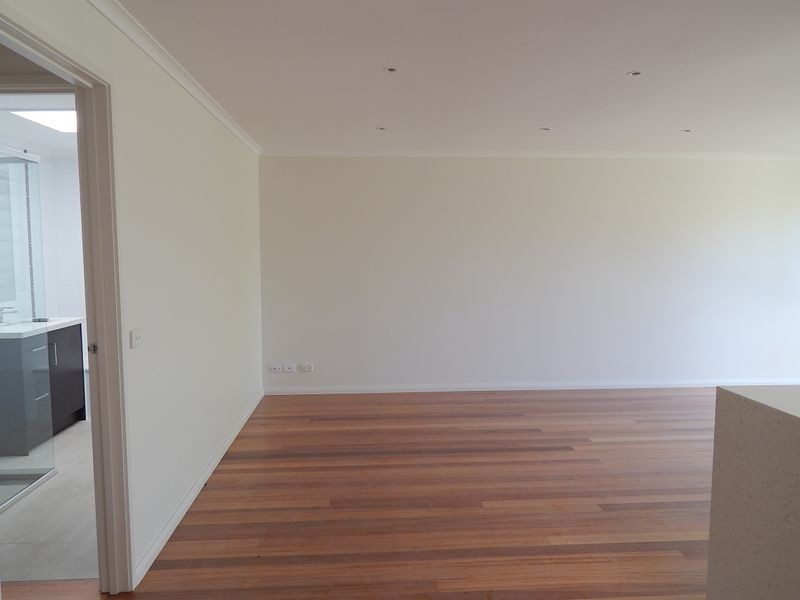 39 Village Crescent, Chelsea VIC 3196