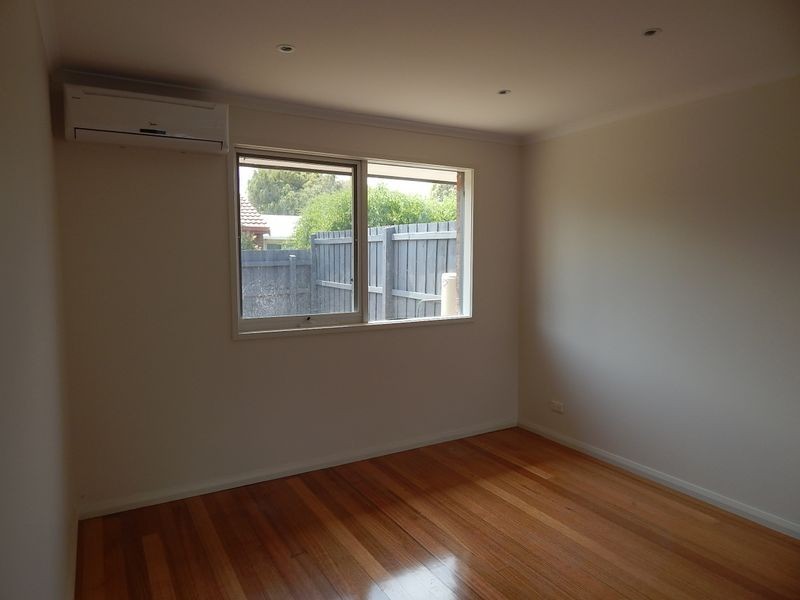 39 Village Crescent, Chelsea VIC 3196