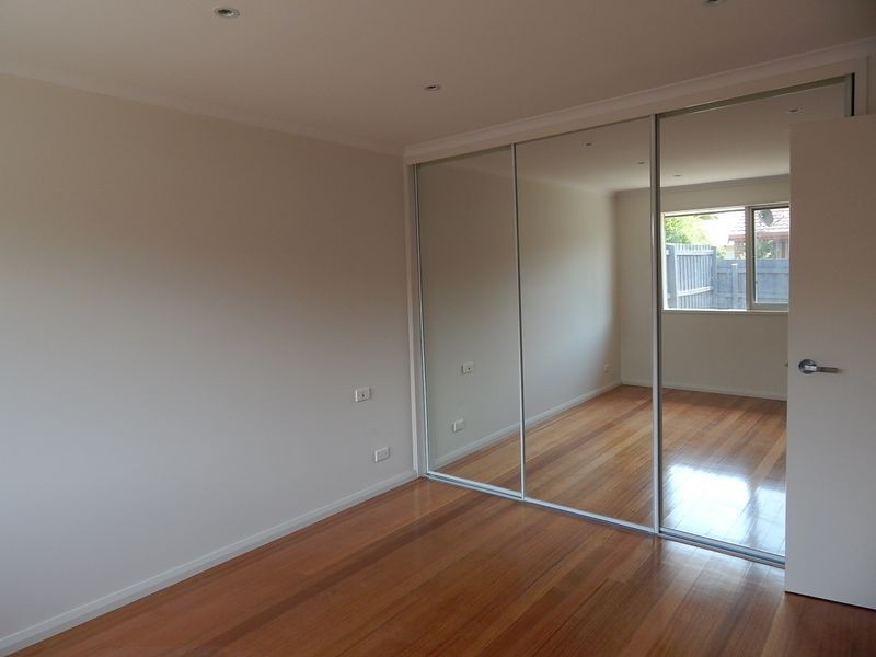 39 Village Crescent, Chelsea VIC 3196