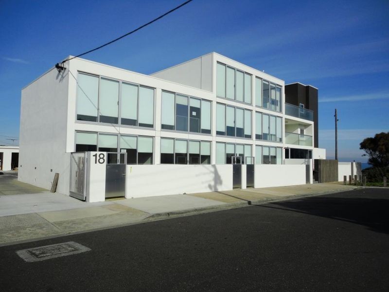 9/18 Avondale Avenue, Chelsea VIC 3196