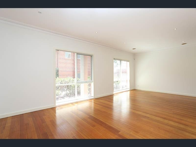 3/938 High Street Road, Glen Waverley VIC 3150