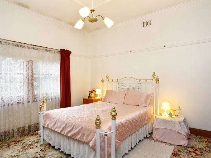 14 Ivan Avenue, Edithvale VIC 3196