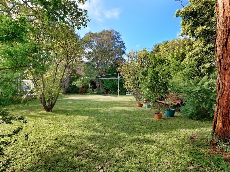 14 Ivan Avenue, Edithvale VIC 3196