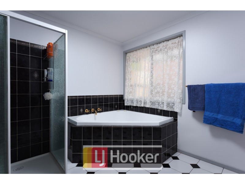 23 Palm Way, Narre Warren South VIC 3805
