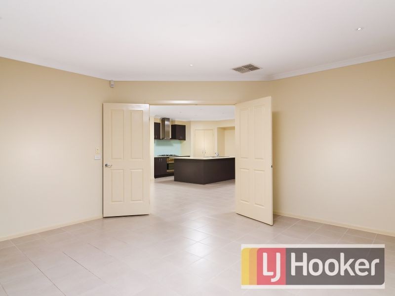 13 Camdolle Close, Pakenham VIC 3810