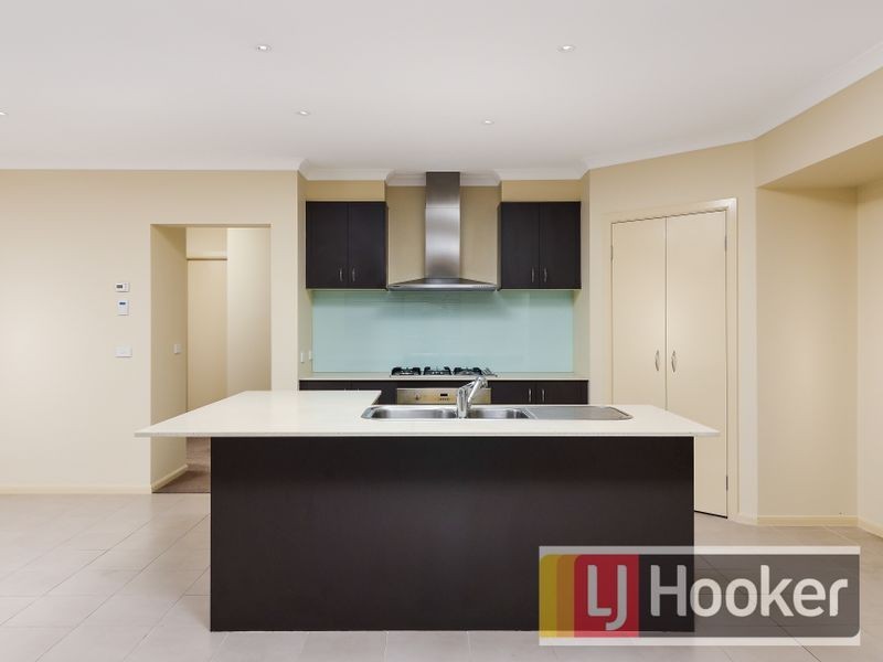 13 Camdolle Close, Pakenham VIC 3810