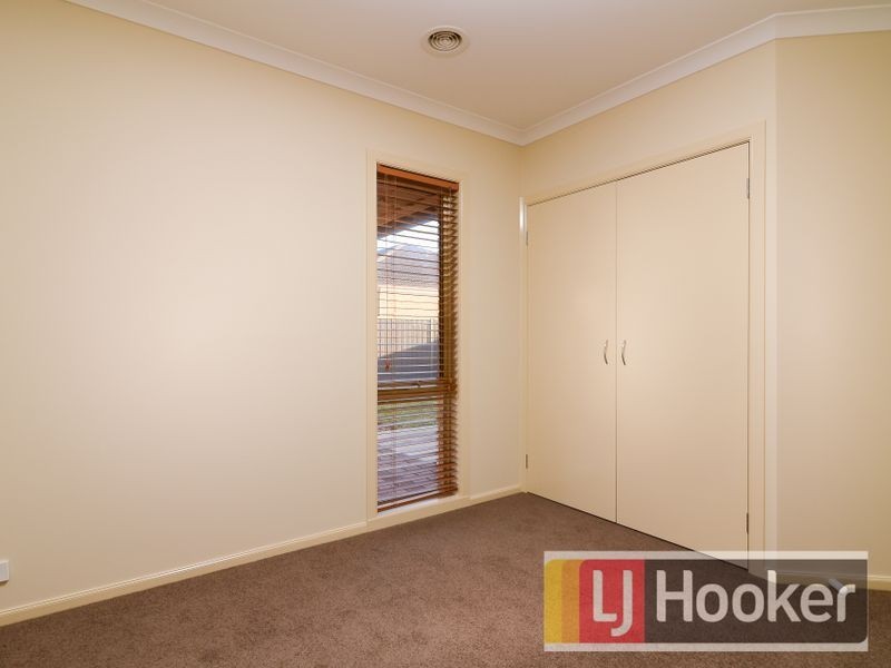 13 Camdolle Close, Pakenham VIC 3810