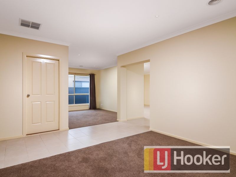 13 Camdolle Close, Pakenham VIC 3810