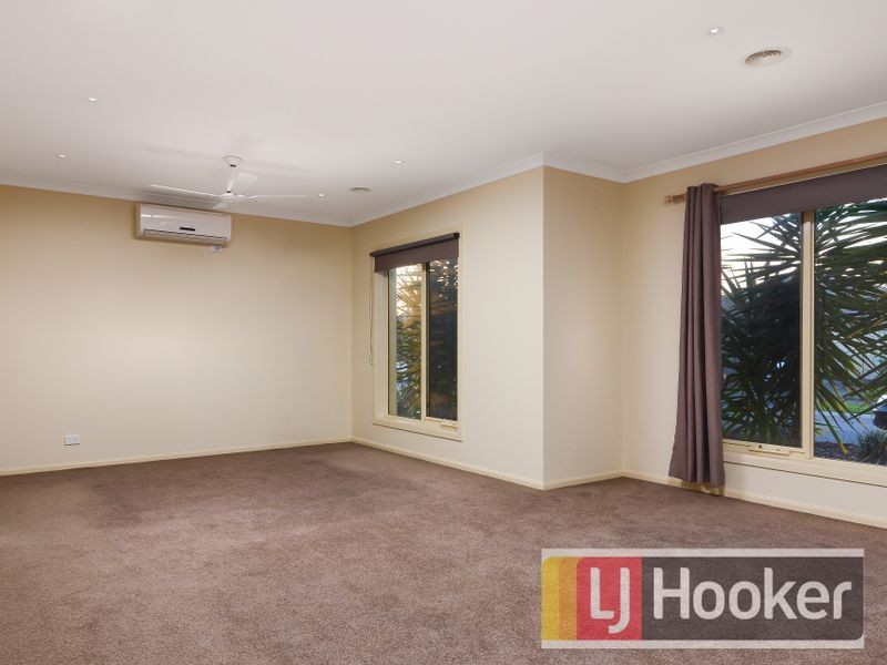 13 Camdolle Close, Pakenham VIC 3810