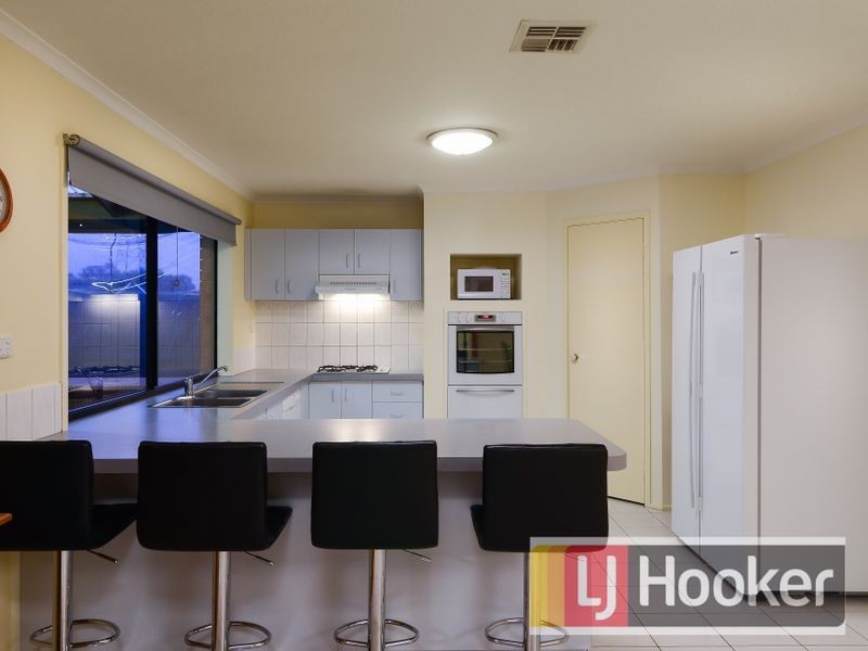 32 Geraldine Drive, Hampton Park VIC 3976