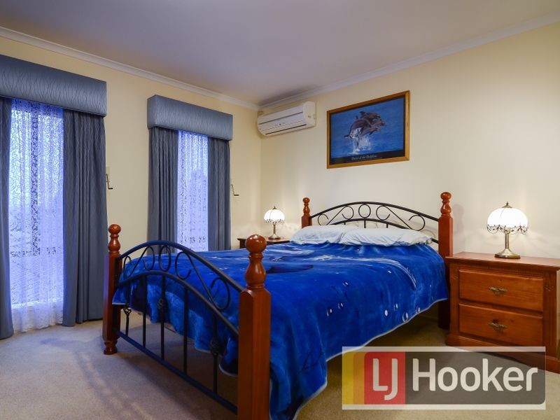 32 Geraldine Drive, Hampton Park VIC 3976