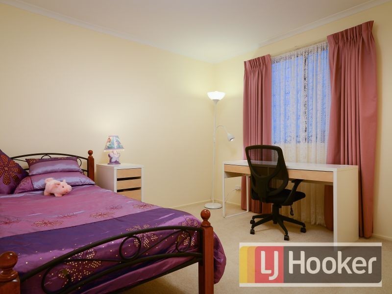 32 Geraldine Drive, Hampton Park VIC 3976