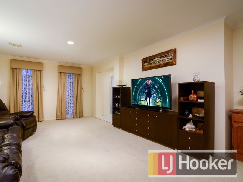 32 Geraldine Drive, Hampton Park VIC 3976