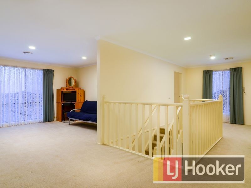 32 Geraldine Drive, Hampton Park VIC 3976