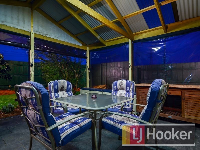 32 Geraldine Drive, Hampton Park VIC 3976