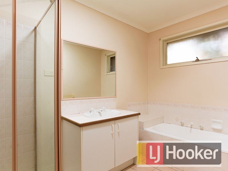 2 Cottswold Avenue, Narre Warren VIC 3805