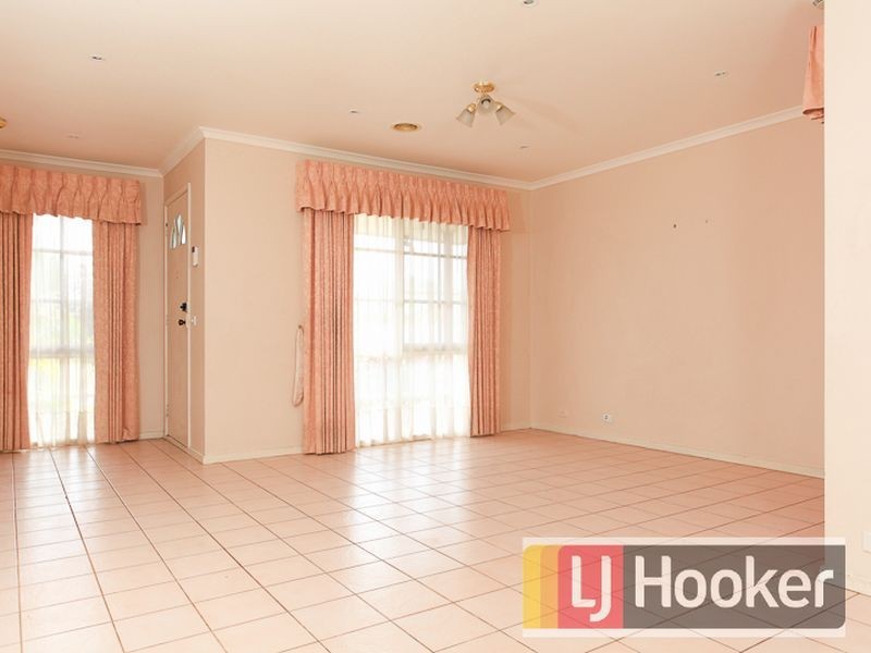 2 Cottswold Avenue, Narre Warren VIC 3805