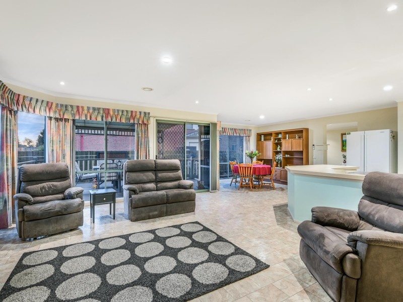 44 Lighthorse Crescent, Narre Warren South VIC 3805