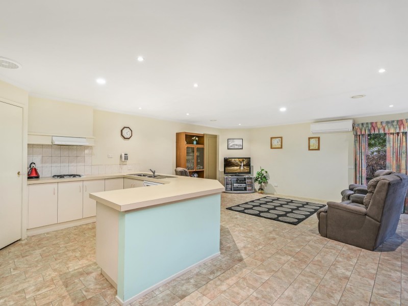 44 Lighthorse Crescent, Narre Warren South VIC 3805