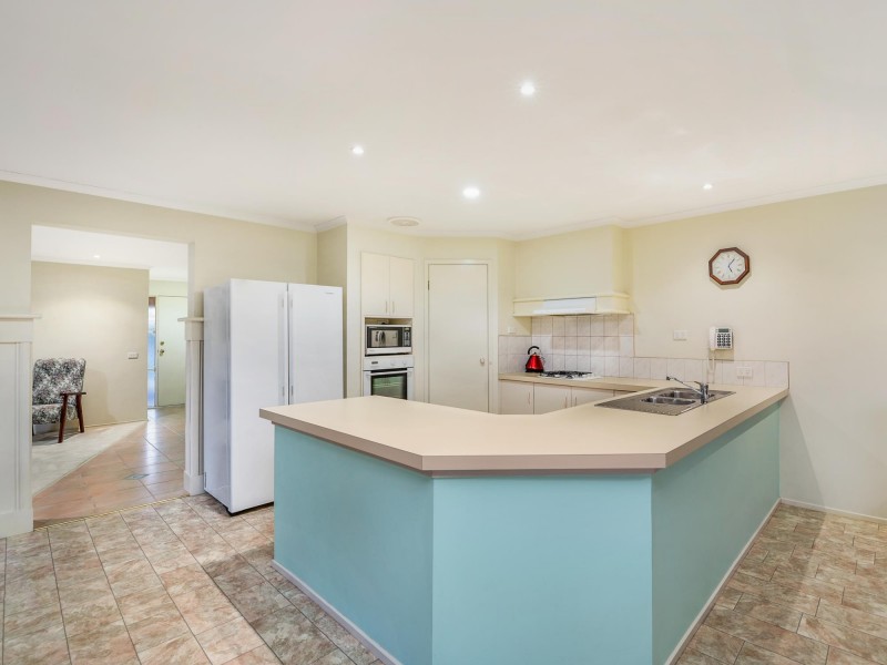 44 Lighthorse Crescent, Narre Warren South VIC 3805