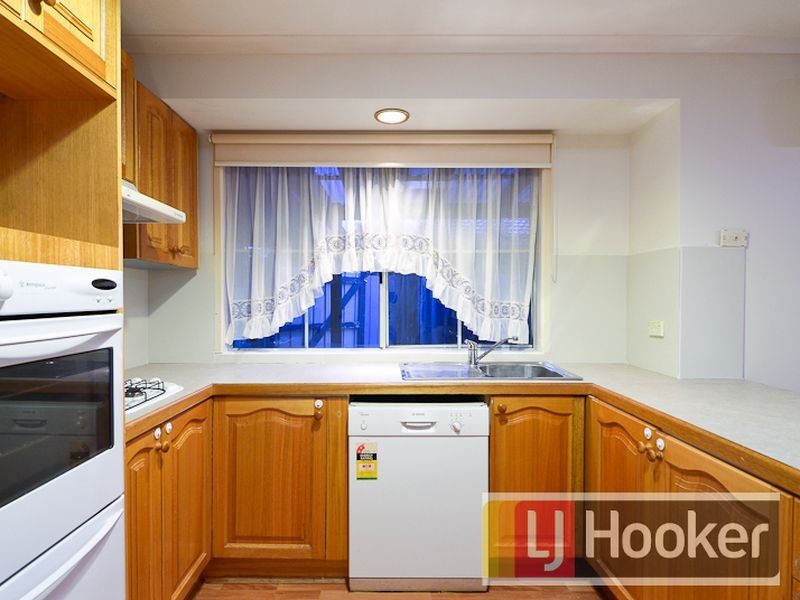 16 Nana Walk, Narre Warren South VIC 3805