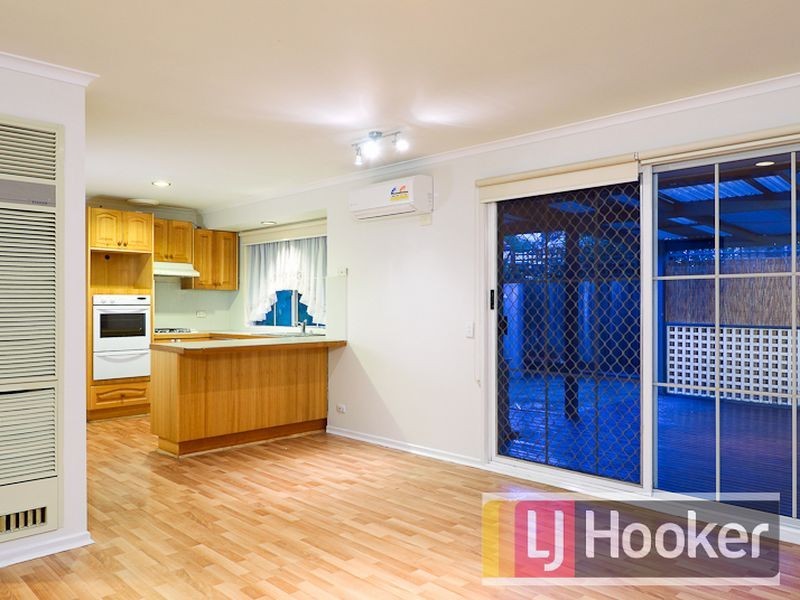 16 Nana Walk, Narre Warren South VIC 3805